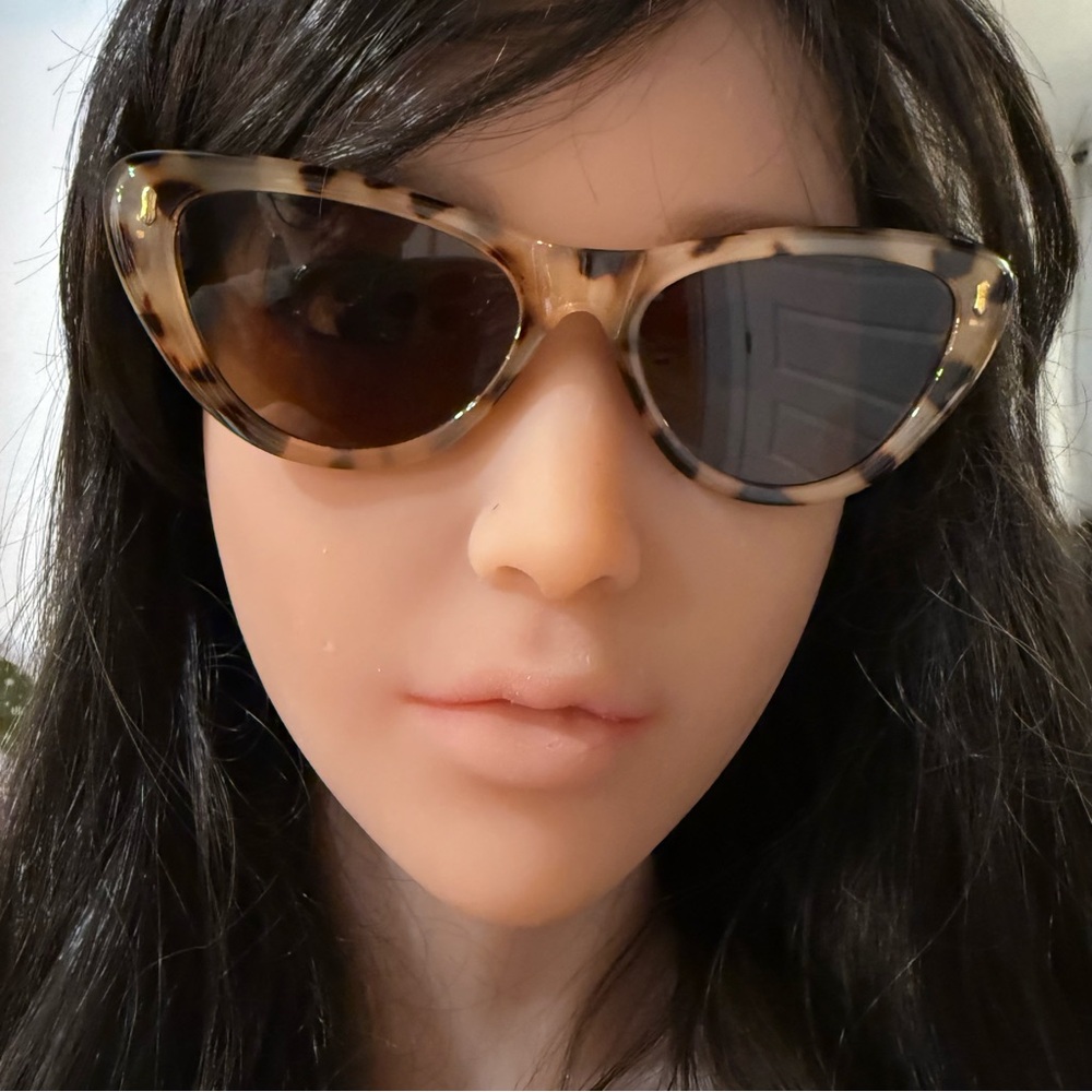 Tortoiseshell Cat-Eye Sunglasses - Brown Lenses - Picture 5 of 16